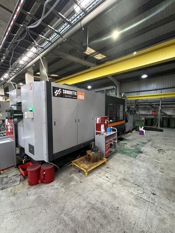 Used 4rc tm34-09 blow moulding machine
