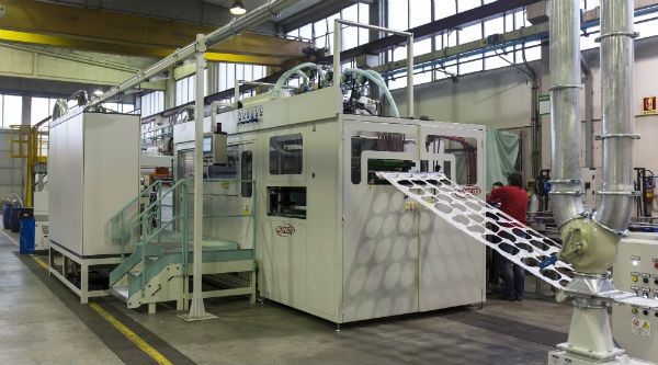 Thermoforming machine